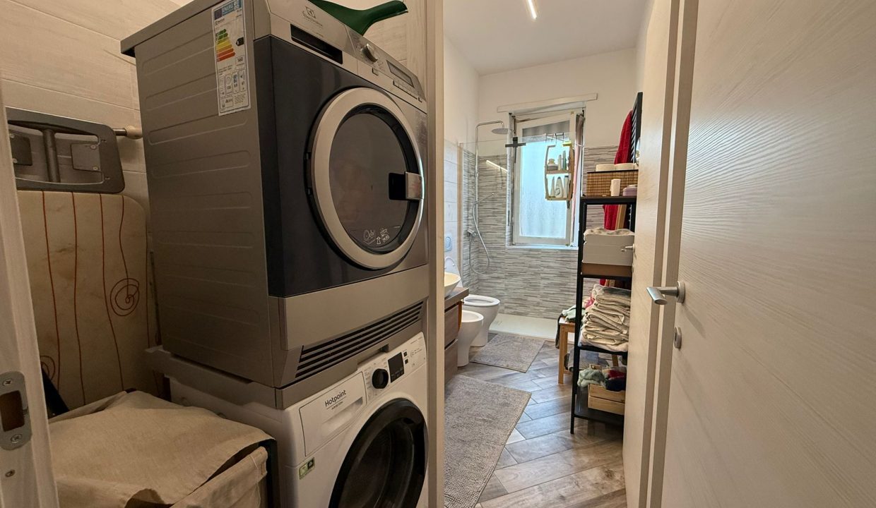 b1f7e4f2-18f0-4126-9cc0-81ddf54b9a2c