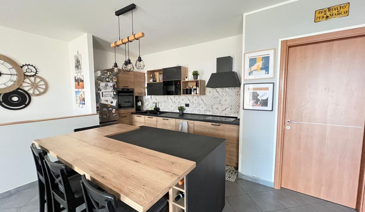 0e788ec6-6dc4-4a1e-a0de-a7aa30204e87