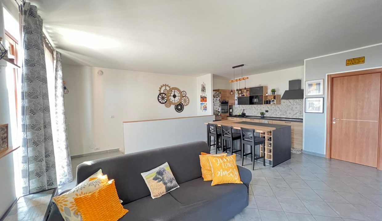 62da7482-a0e2-49f3-9439-01a531f33eec