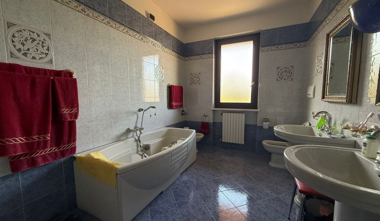 ac1e20f8-e862-4677-961e-1e92ab9045d8