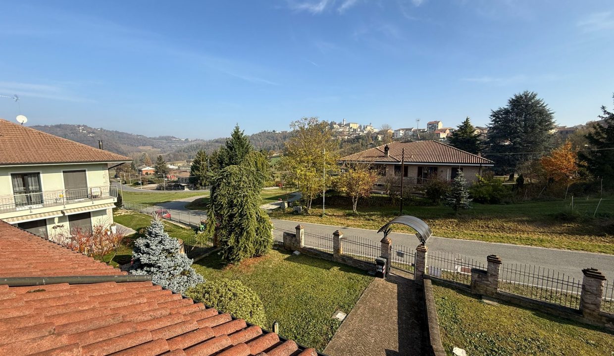 b27c1700-97ca-41c7-8f13-e3c4daeccbc1