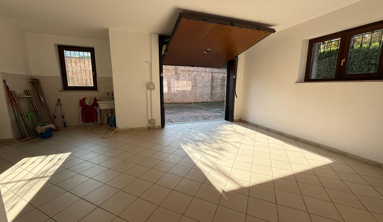 e9a16555-2b37-40c7-9330-12707d43e489