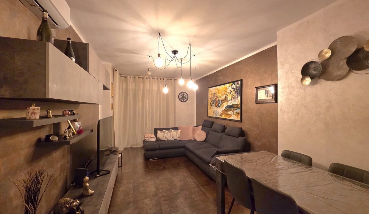 fc898347-e557-4b5d-91f9-663af12807d5