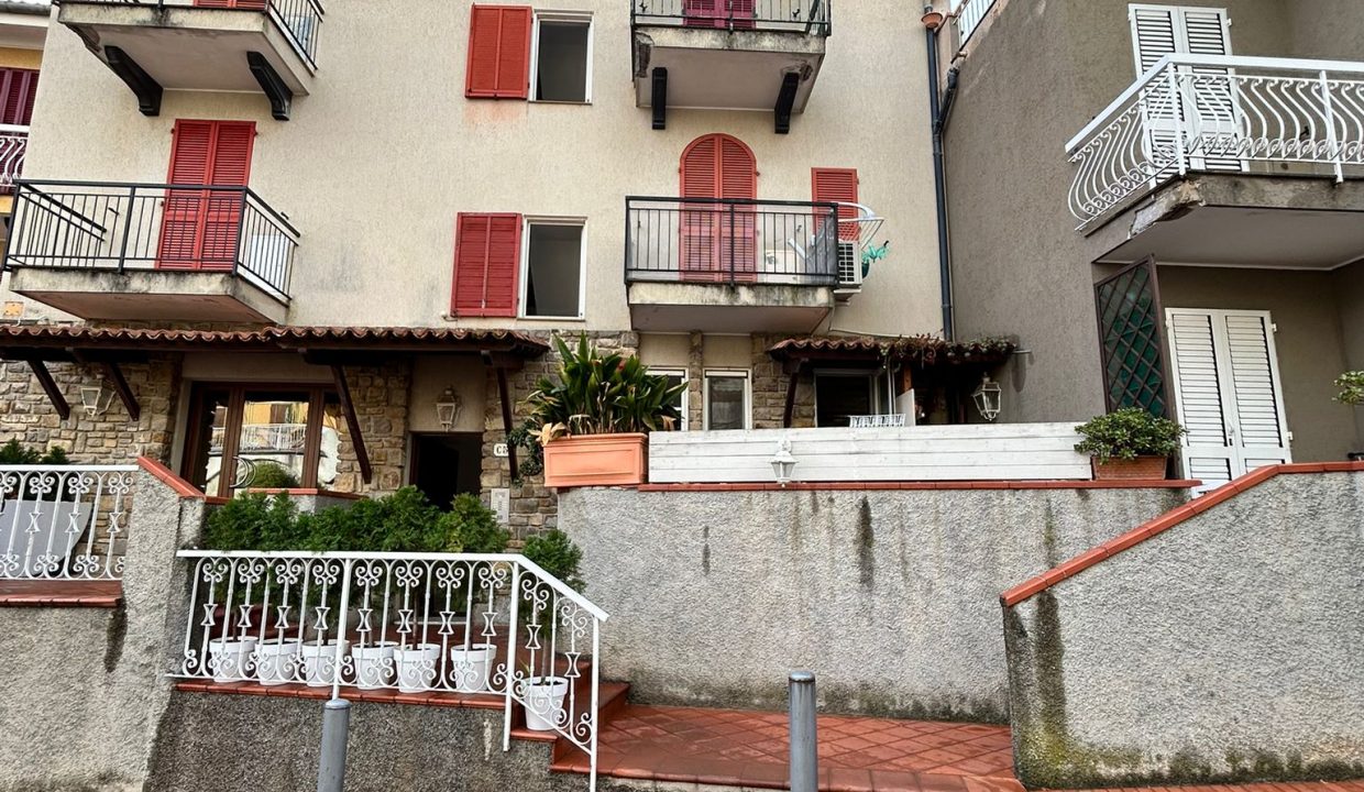 6d3f7769-b7d1-4b44-a5f5-45300945f3e1