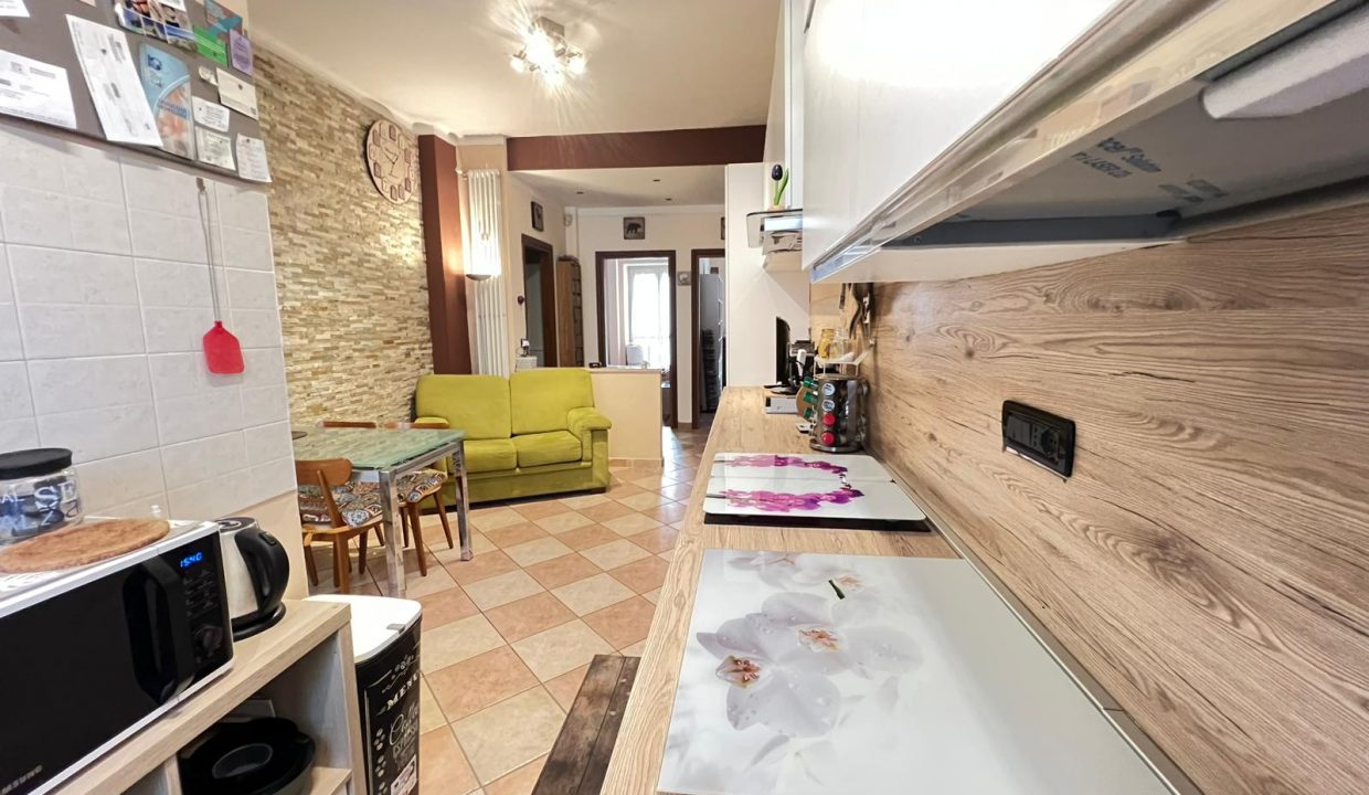 1d8338d8-b228-499f-9907-477187e32c7e