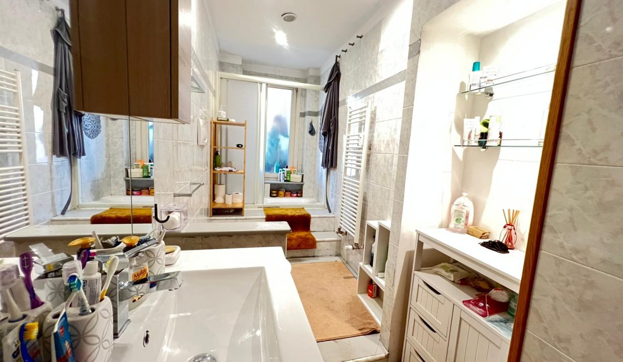 21bdd0b7-ba50-47b8-8f99-4331aae35f73