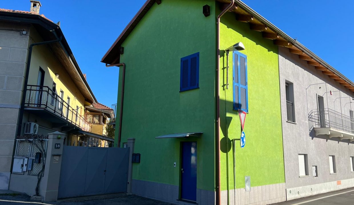 8e1c0944-dfbf-4c04-9e45-fec273632540