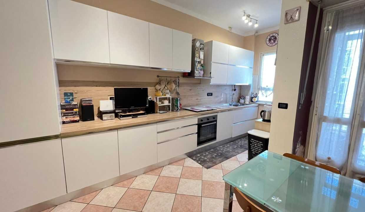 a5e73732-f9f9-47f9-bca2-b851325db5f8