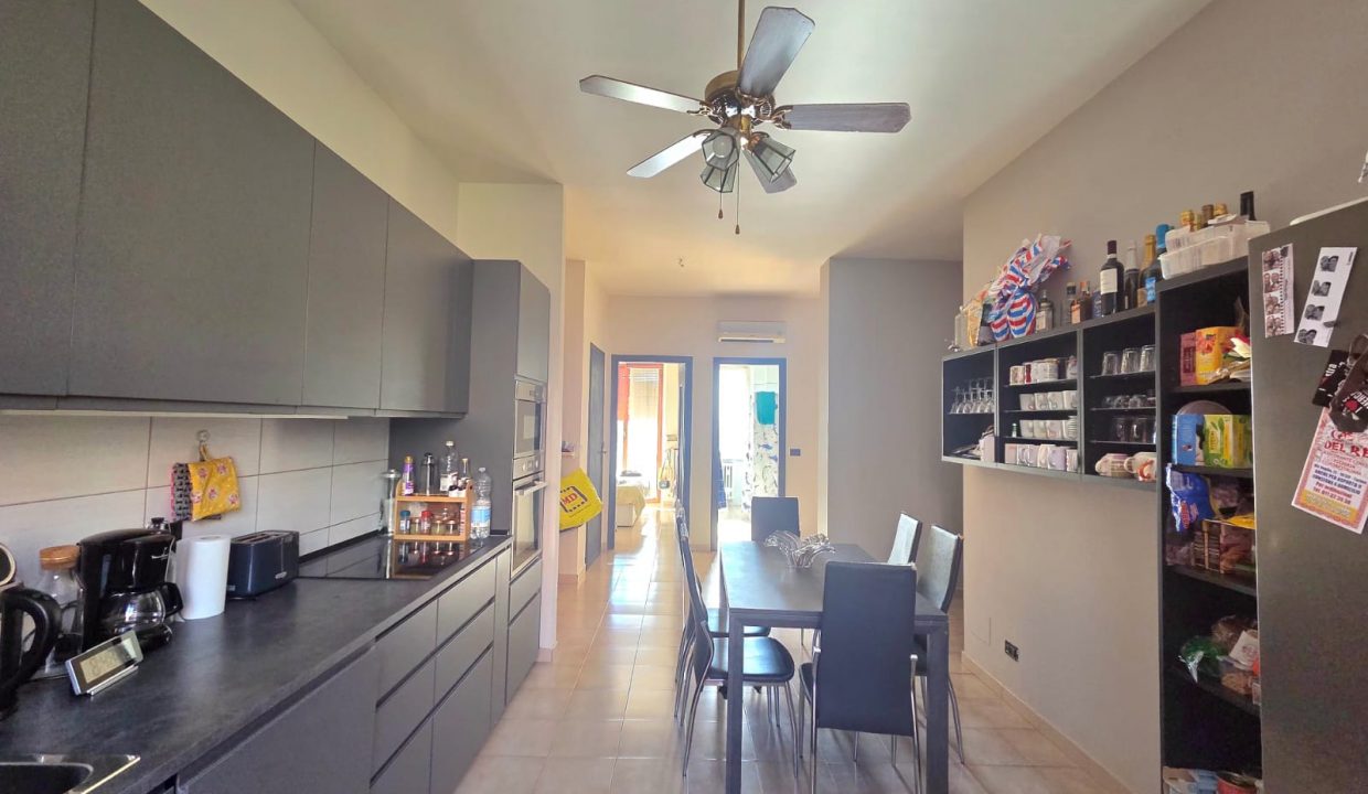 8a10a6a2-71e0-44e2-aafe-46d687a38bd1