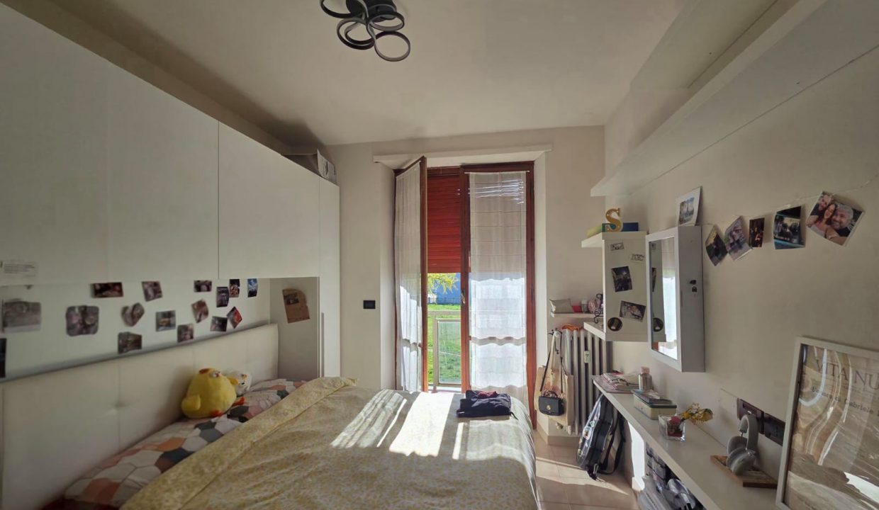 c75958e8-4393-4dd3-a31d-29fe49385bfa