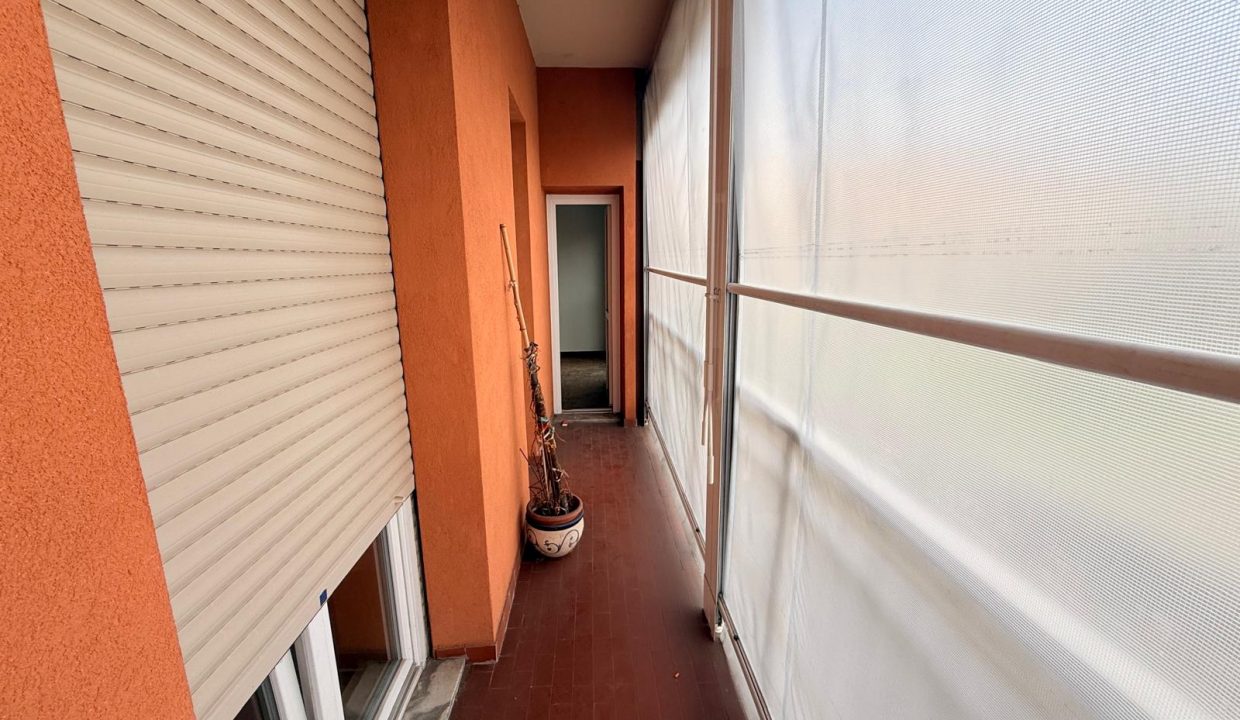 e7a539e3-d4e6-4a99-a83c-0c1592b8d85f