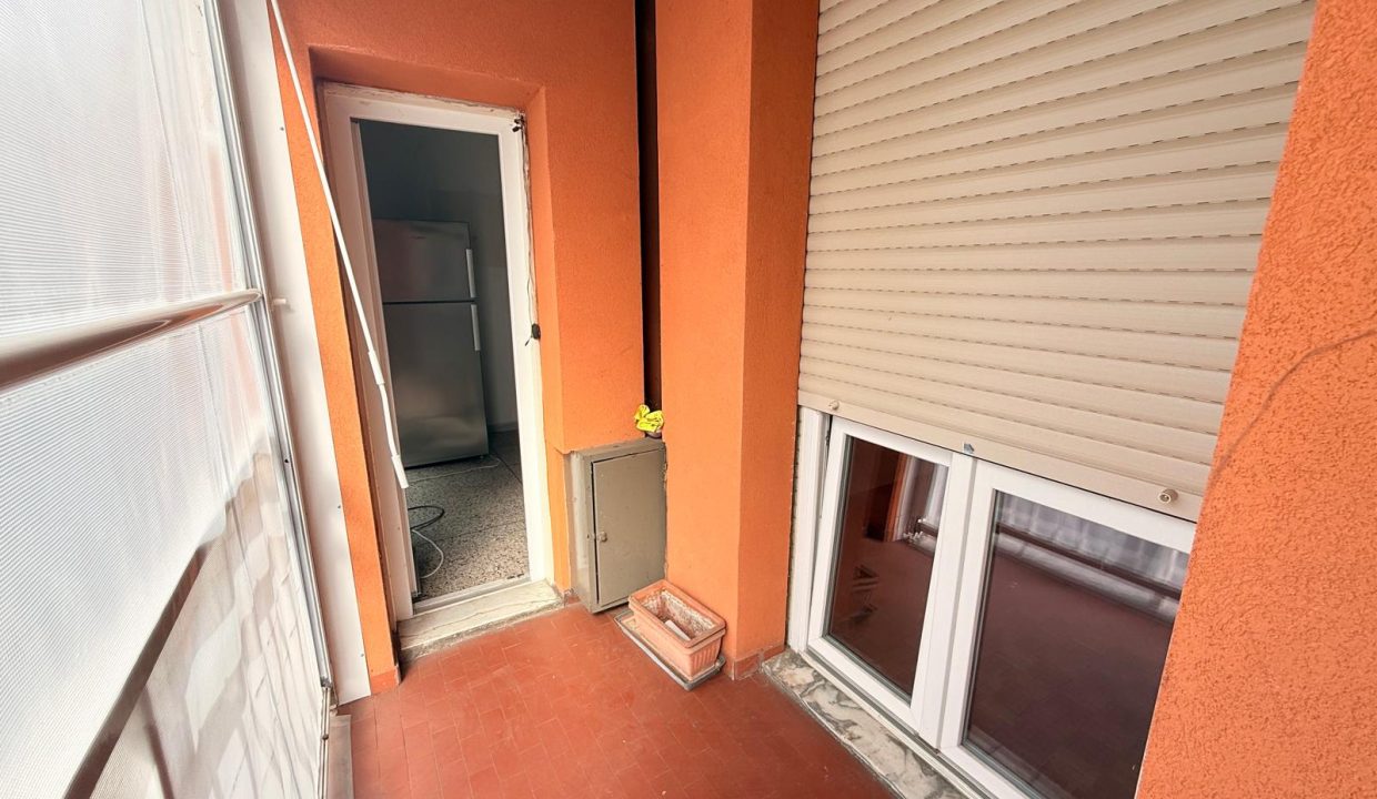 ee5148ac-72e8-41d9-b4a4-d785bac4d87d